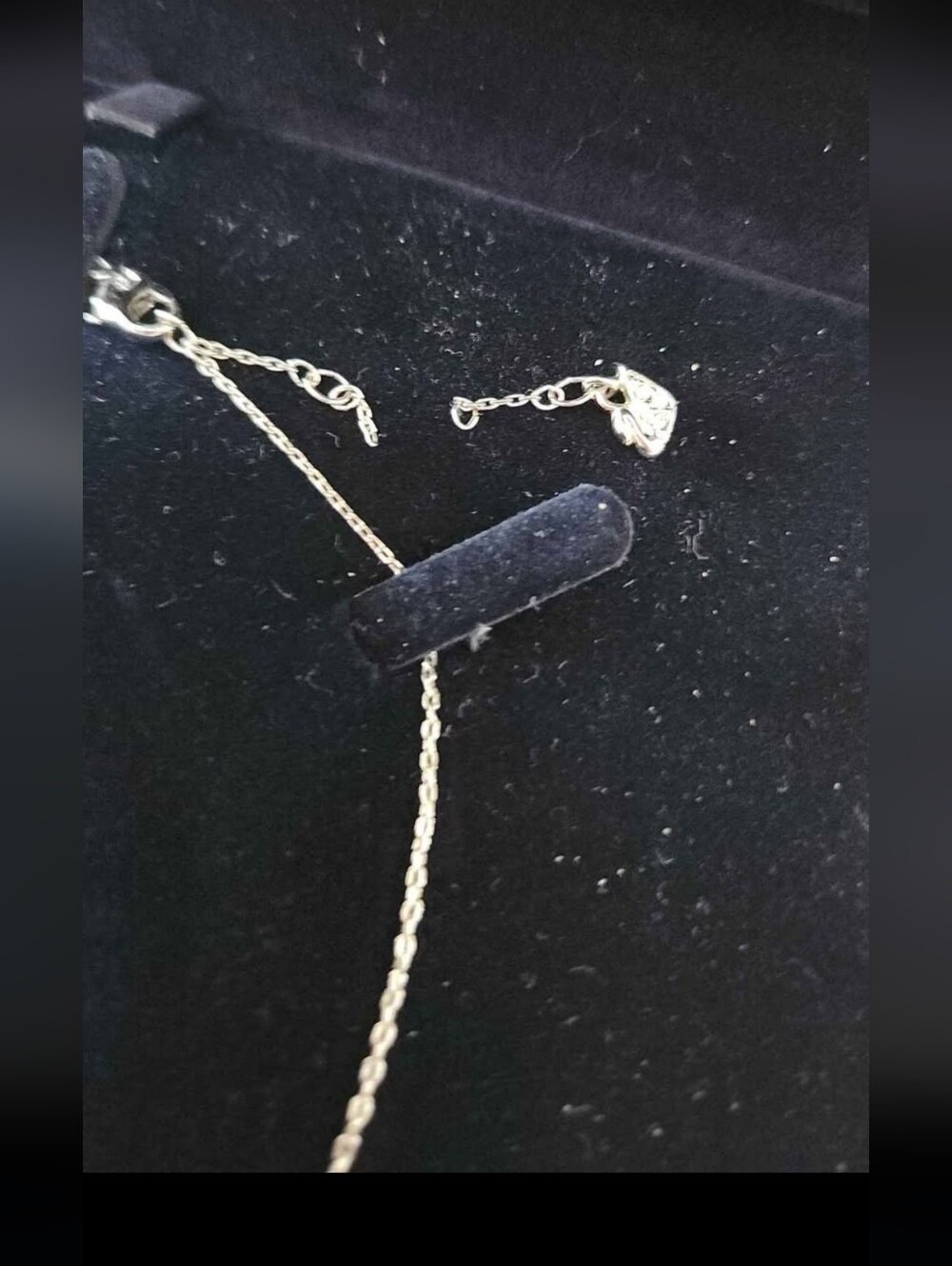 Vintage Swarovski Clear Crystal Graduated Necklace with Silver Chain - Picture 4 of 9